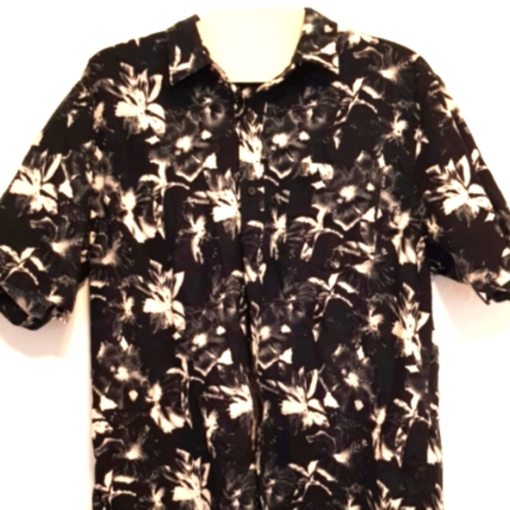 NWT Discontinued HUF Mens Casual Button Down